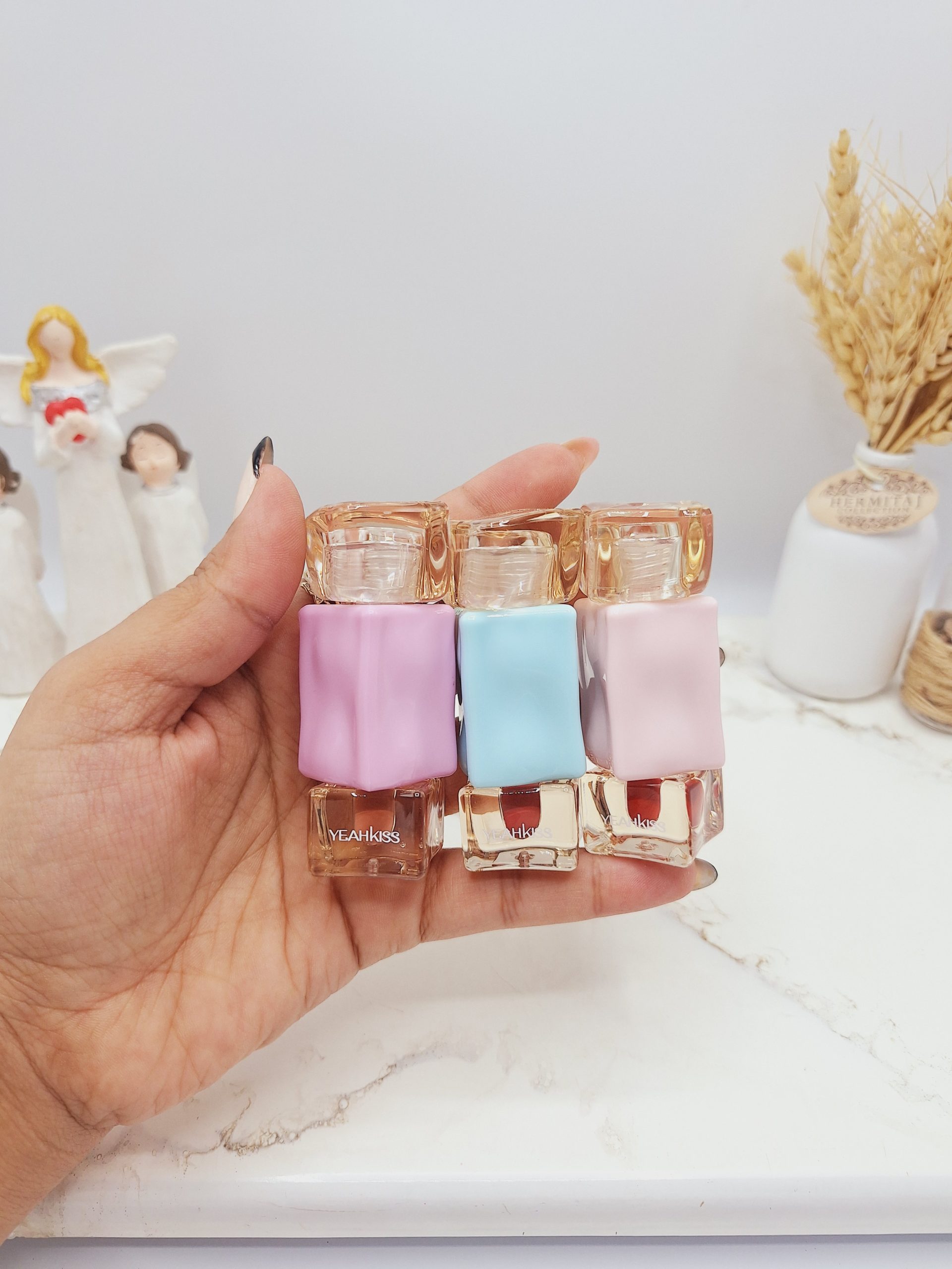 پک 6 عددی لیپ گلاس رژی برند Yeahkiss کد Ys_1047 پک 6 عددی لیپ گلاس رژی برند Yeahkiss کد Ys_1047