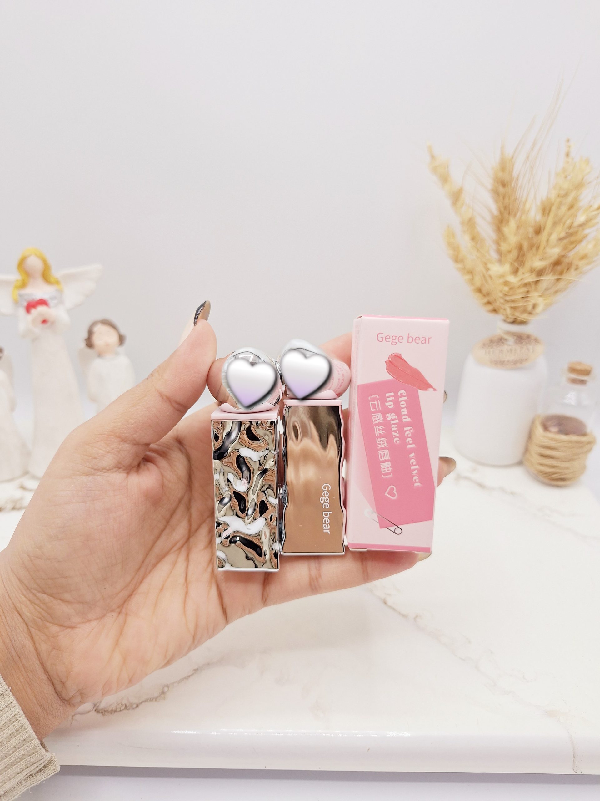 رژلب مخملی پوکه سنگی Gege Bear اورجینال کد 6934 رژلب مخملی پوکه سنگی Gege Bear اورجینال کد 6934