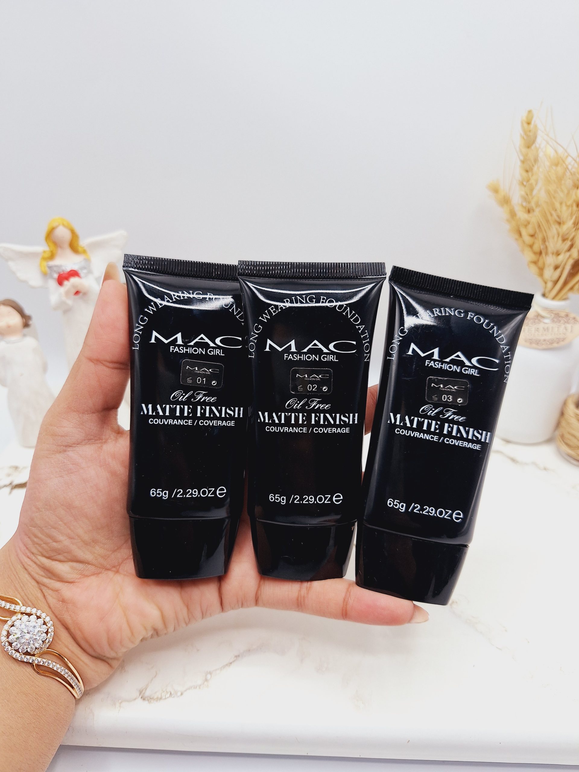 کرم پودر تیوپی برند با پوشش یکدست و مات حجم 65 گرم کد 86010 کرم پودر تیوپی برند با پوشش یکدست و مات حجم 65 گرم کد 86010